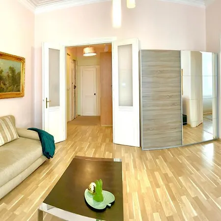 Super Old Town Apartman