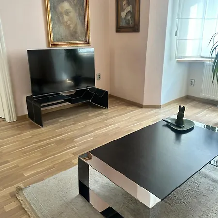 Super Old Town Apartment *
