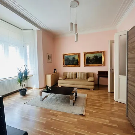 Super Old Town Apartman *